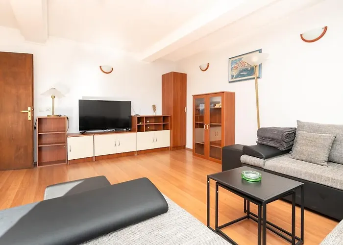 Casa De Hijos - Spacious 6 Appartamento Cavtat